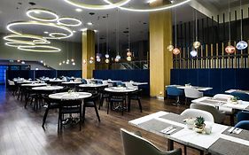 Courtyard By Marriott Warsaw Airport